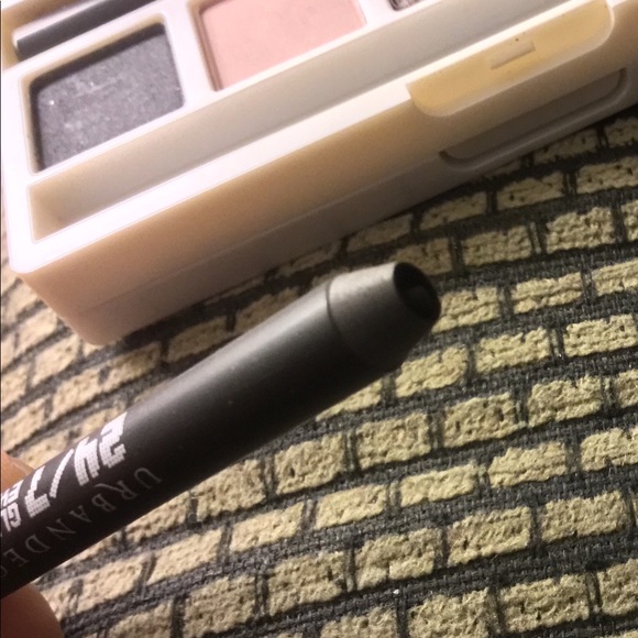 NIB Urban Decay Anarchy Face Case - Picture 5 of 7